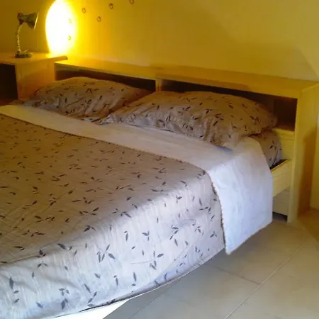 Frisi Bed and Breakfast *